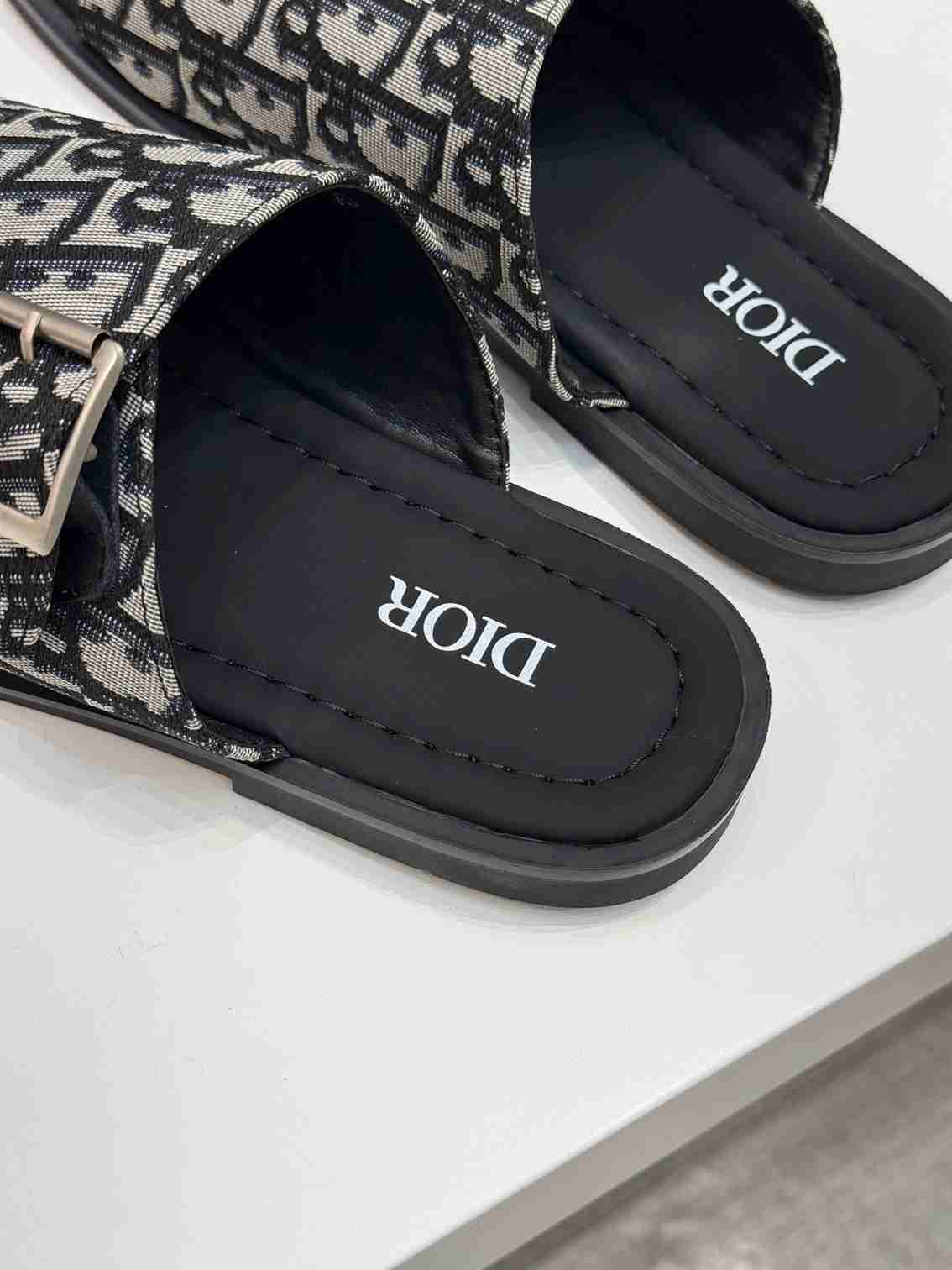 Chinelo Dior Slippers
