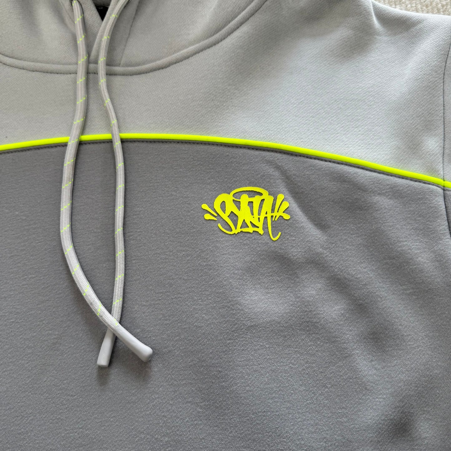 Sudadera con capucha Syna World