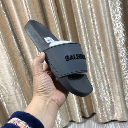 Chinelo Balenciaga