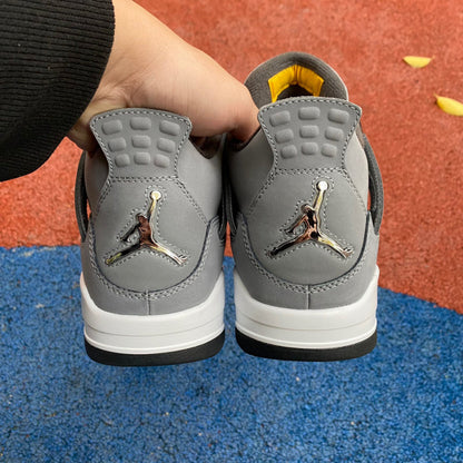 Air Jordan 4