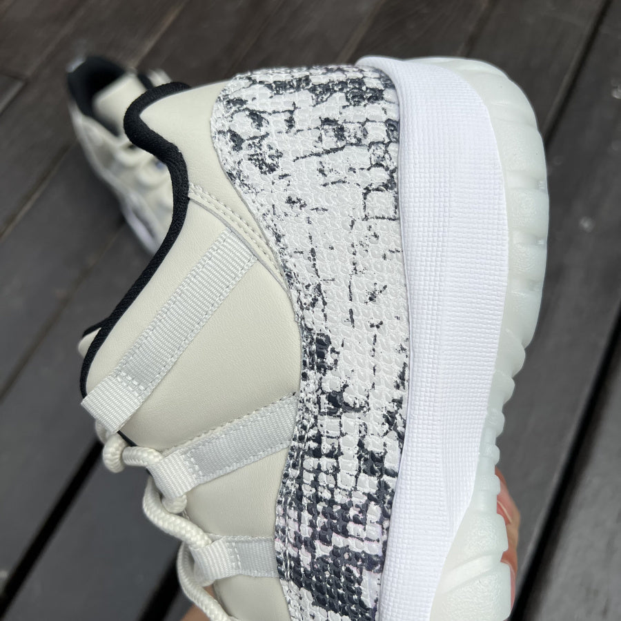 Air Jordan 11