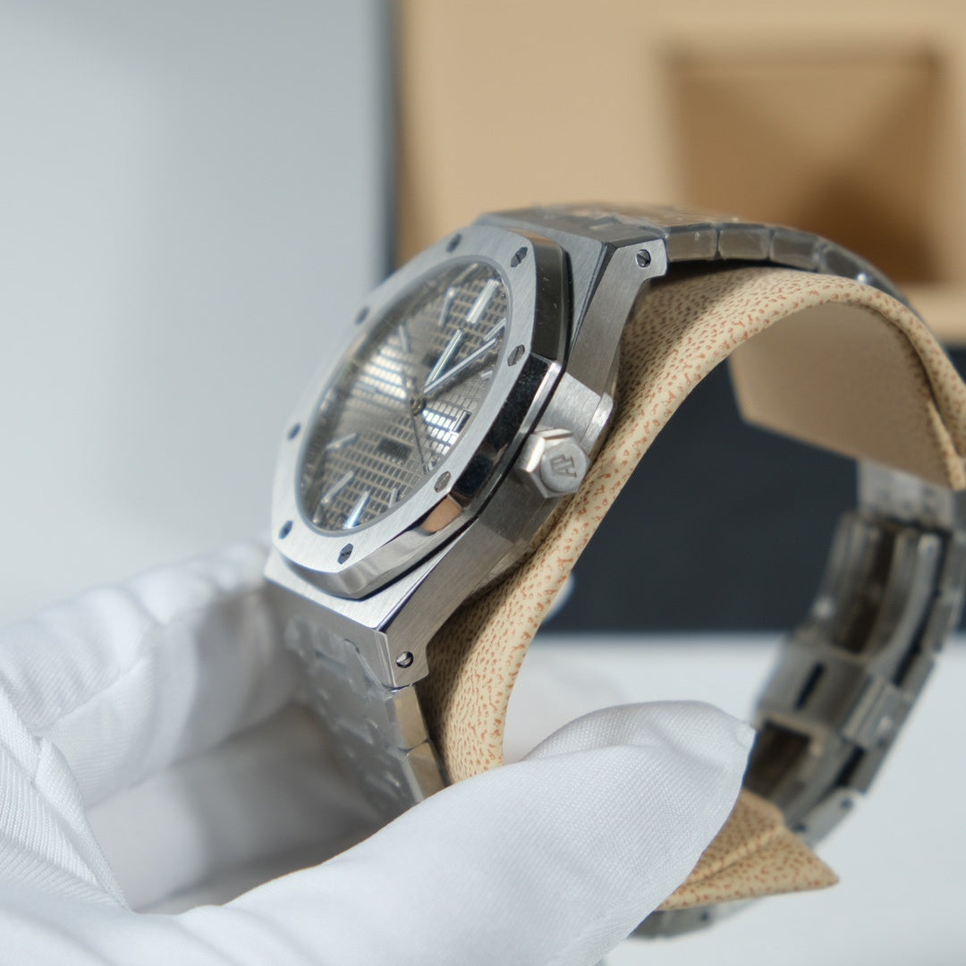 Royal Oak Medium