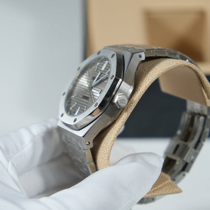 Royal Oak Medium