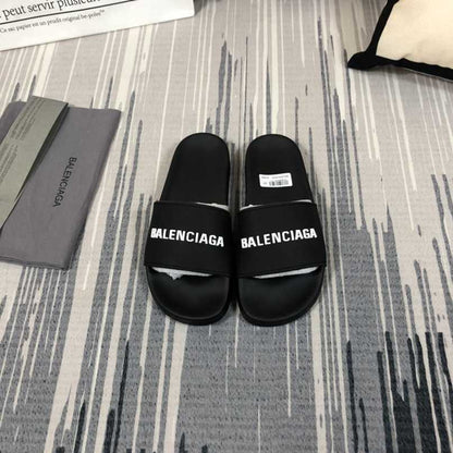 Chinelo Balenciaga