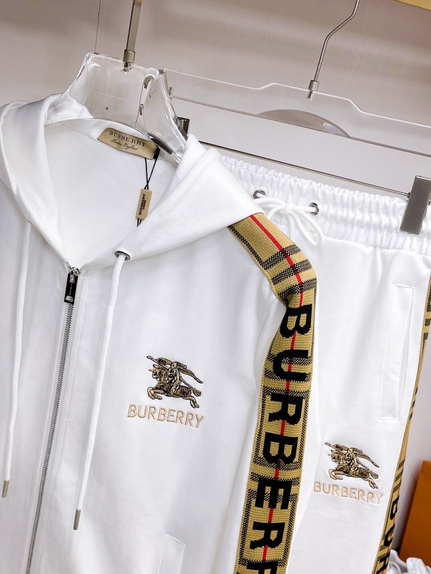 Conjunto Burberry 1.1