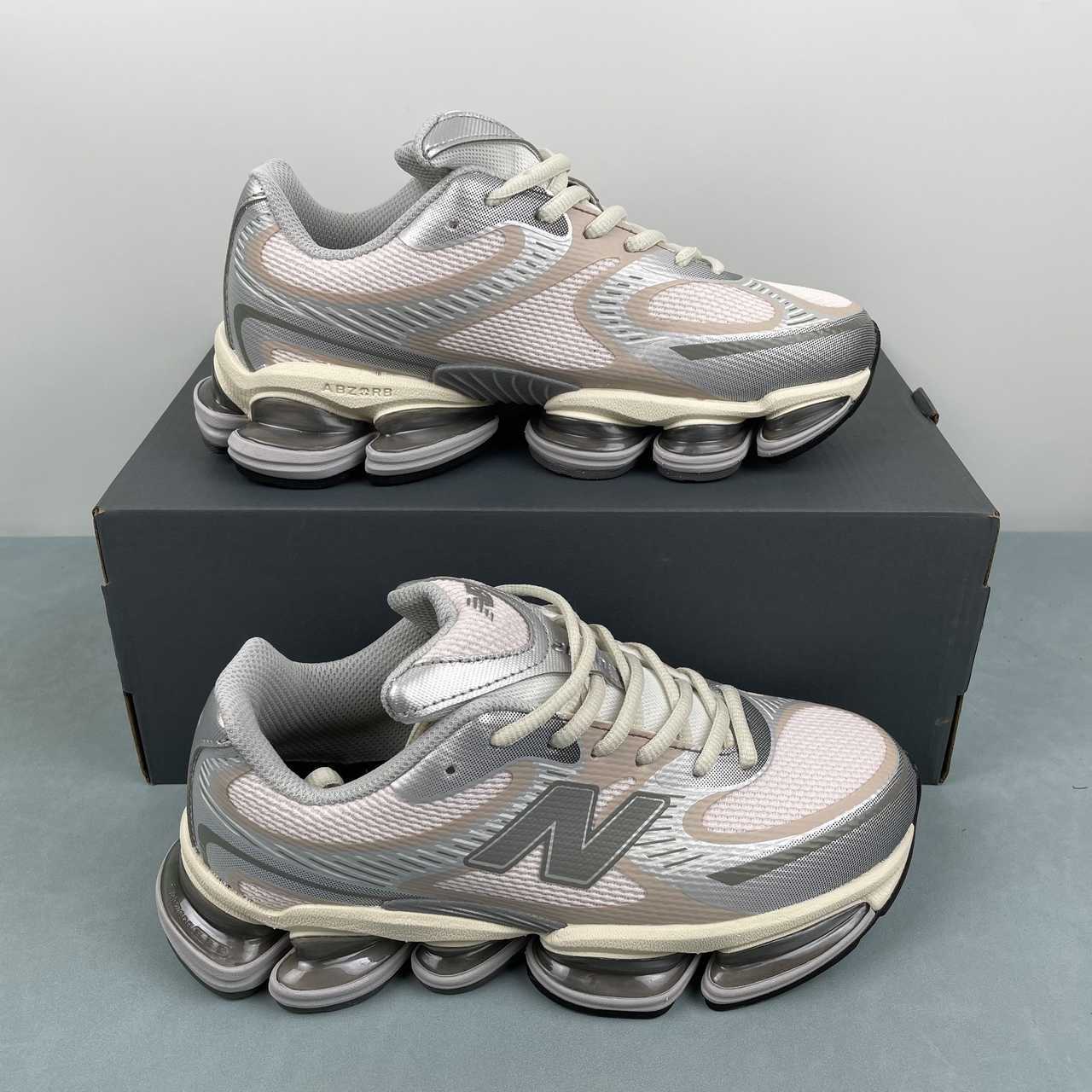 New Balance 2000