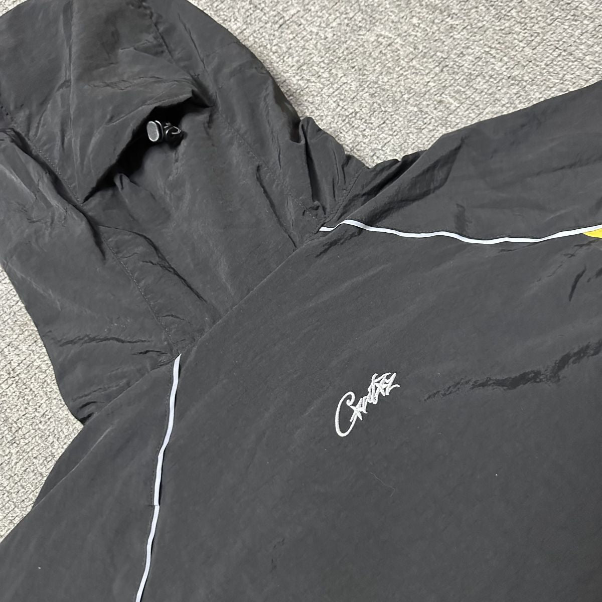 Corteiz Spring Jacket black-yellow