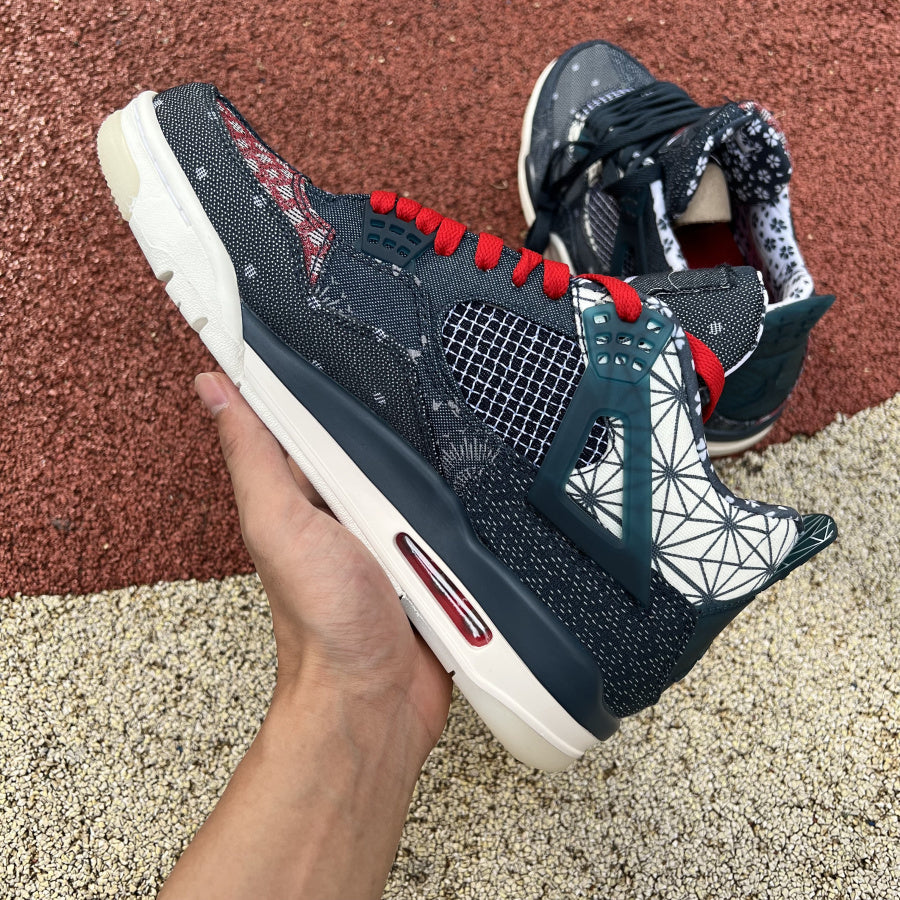Air Jordan 4
