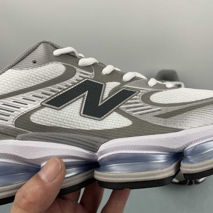 New Balance 2000
