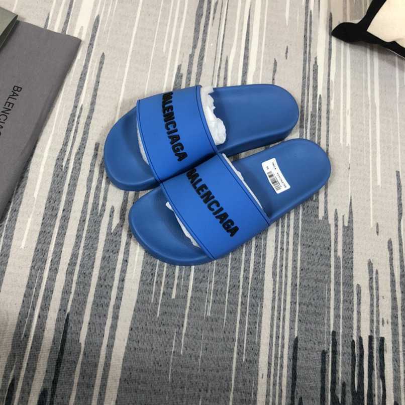 Chinelo Balenciaga