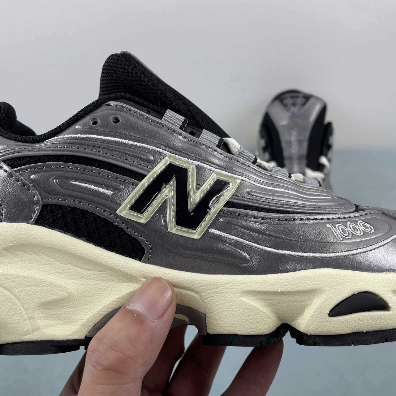 New Balance 1000