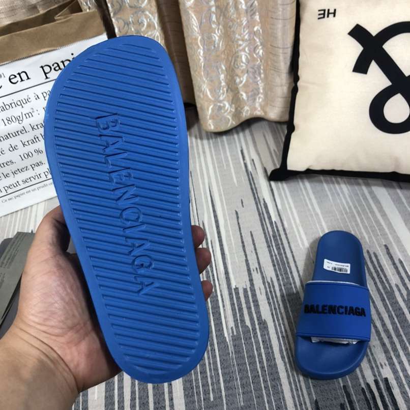 Chinelo Balenciaga