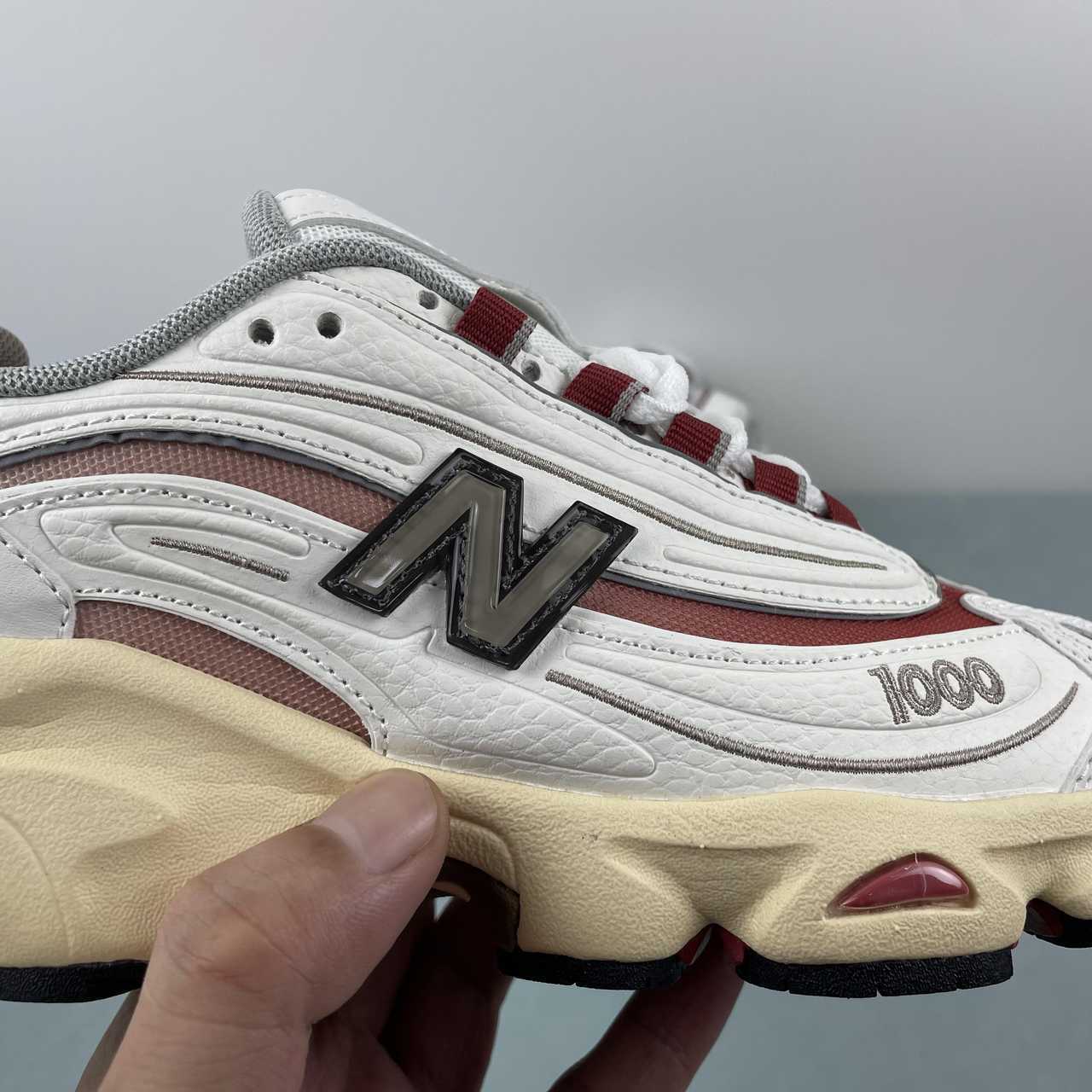 New Balance 1000