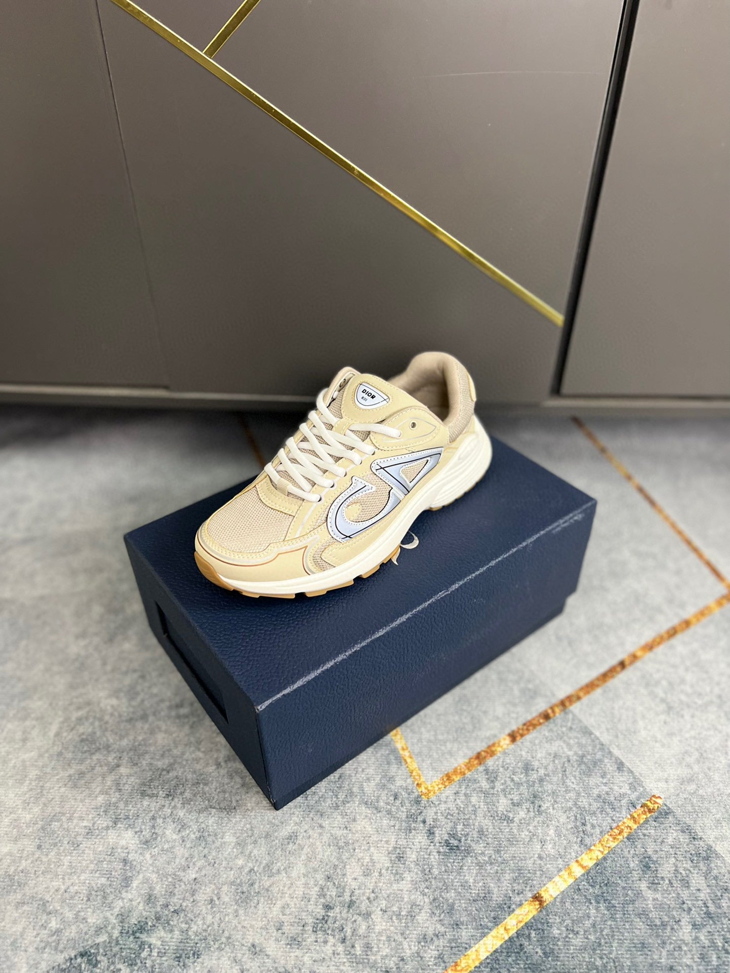 Dior B30