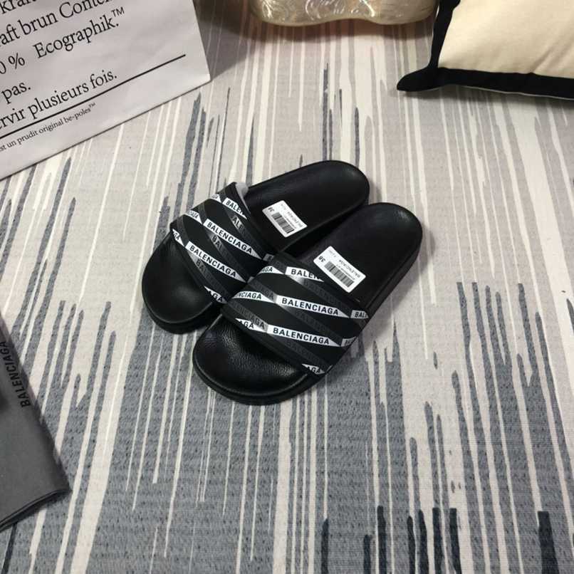 Chinelo Balenciaga