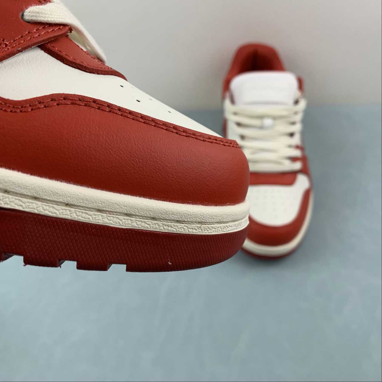 OFF-WHITE Out Of Office "000" Low