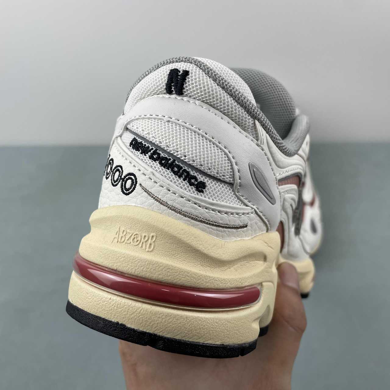 New Balance 1000