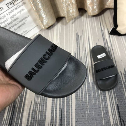 Chinelo Balenciaga