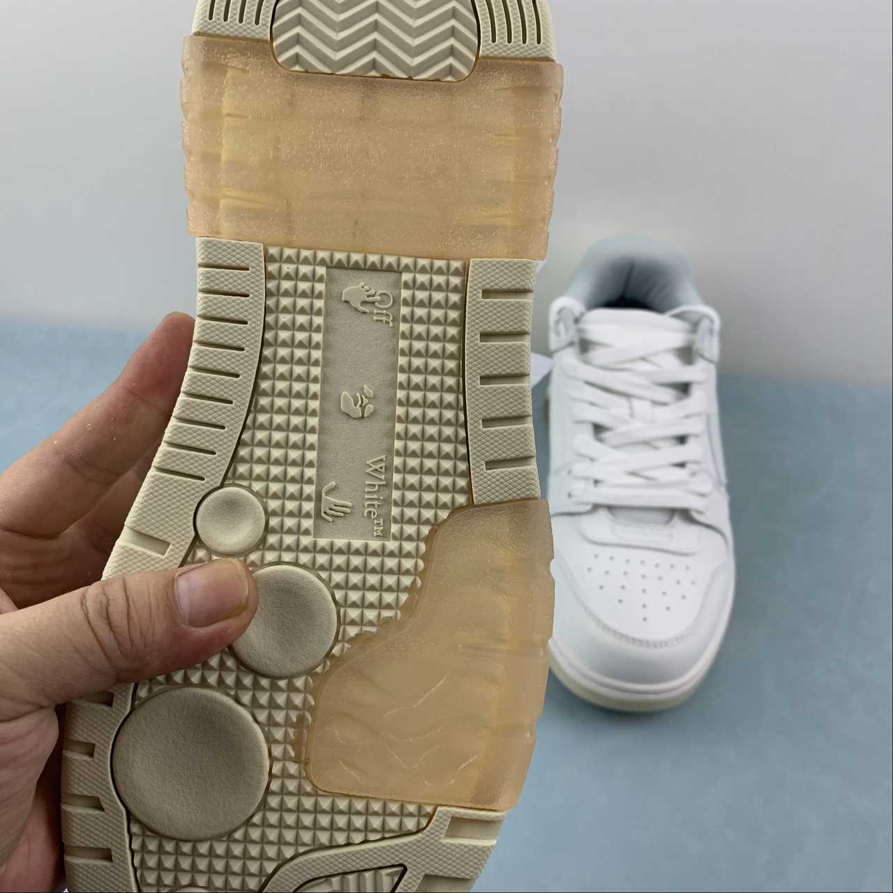 OFF-WHITE Out Of Office "000" Low