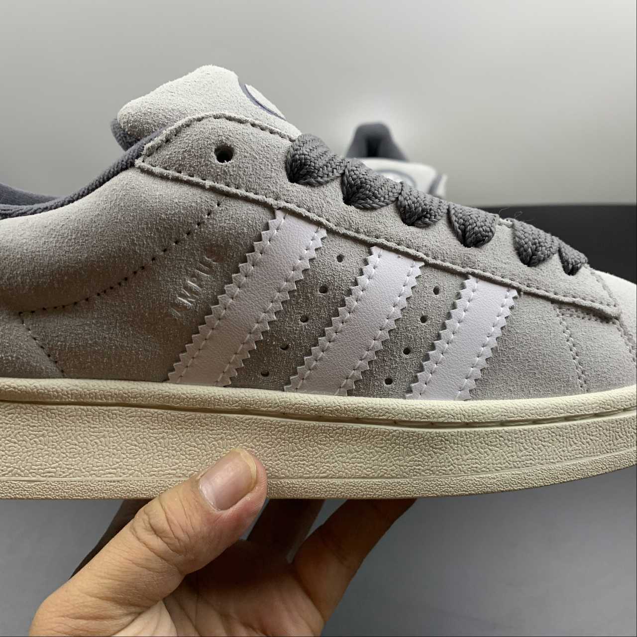 Adidas Campus 00s