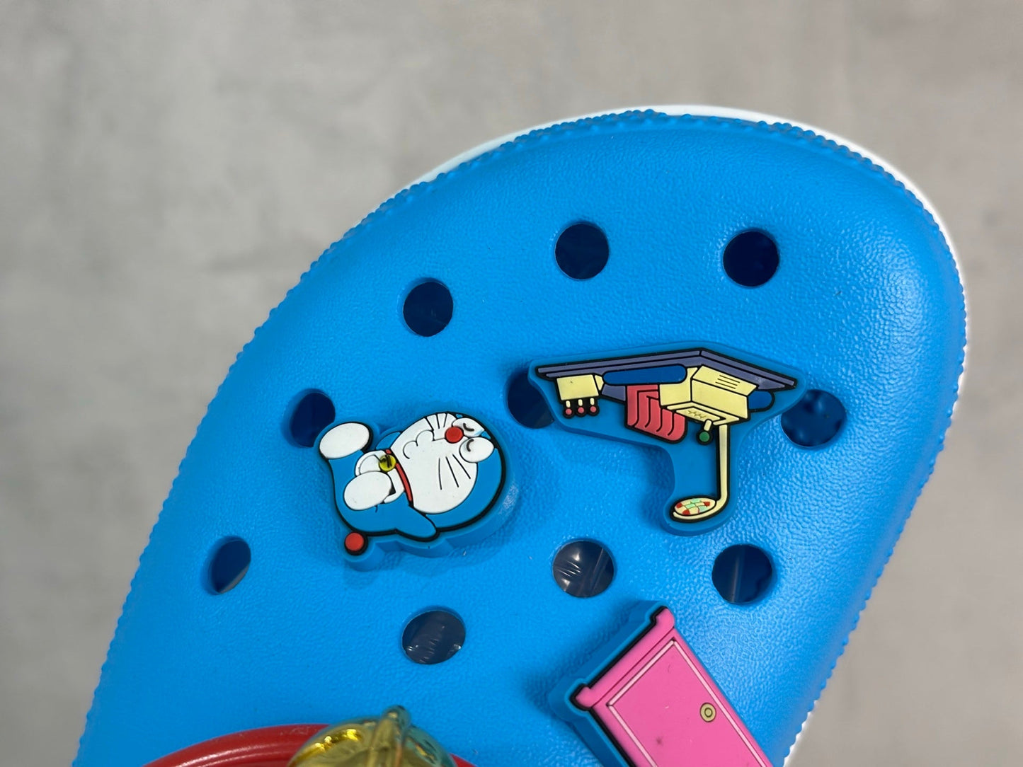 Crocs Classic Clogs de Doraemon