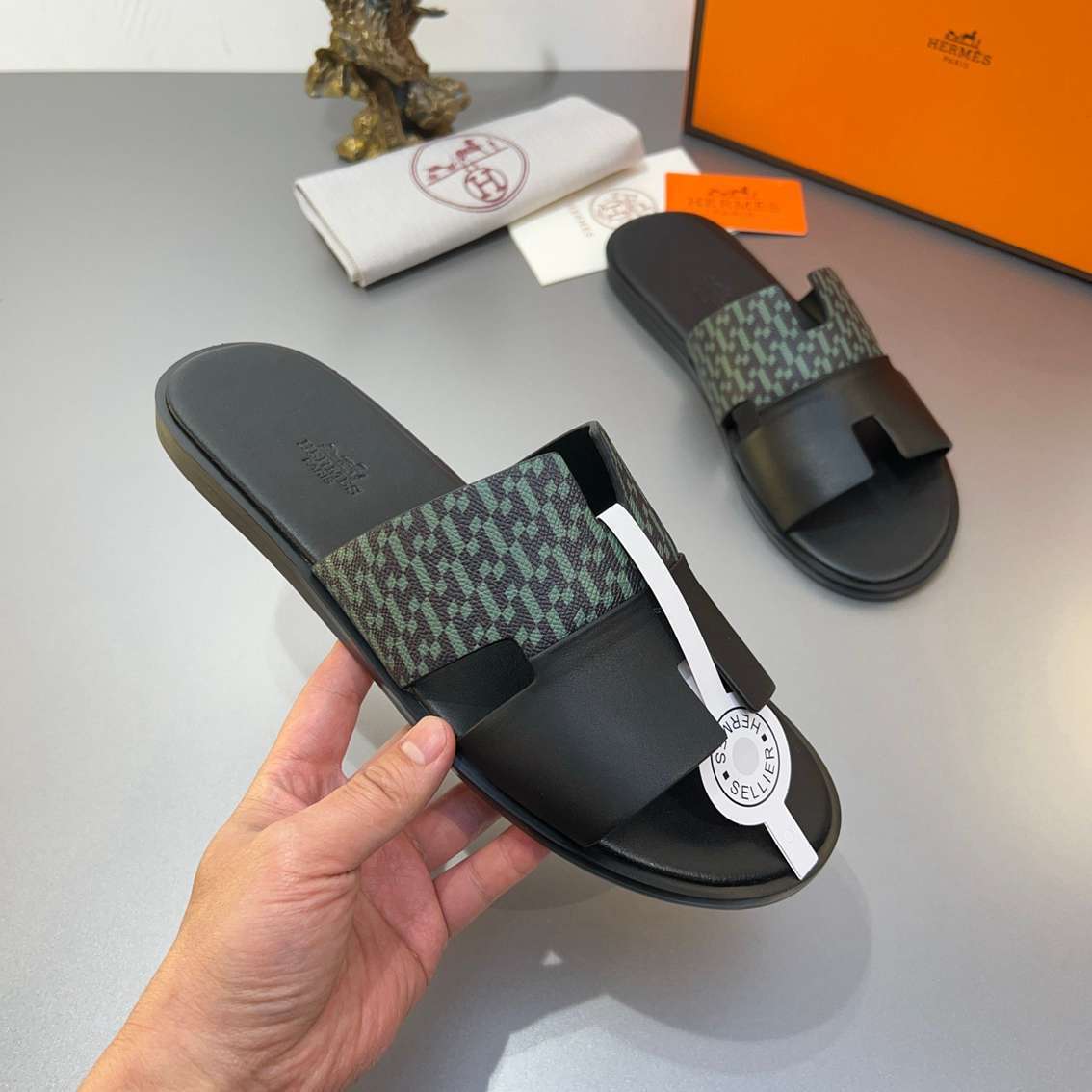 Chinelo Hermes Izmir