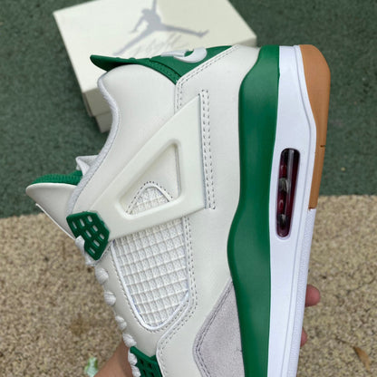 Air Jordan 4
