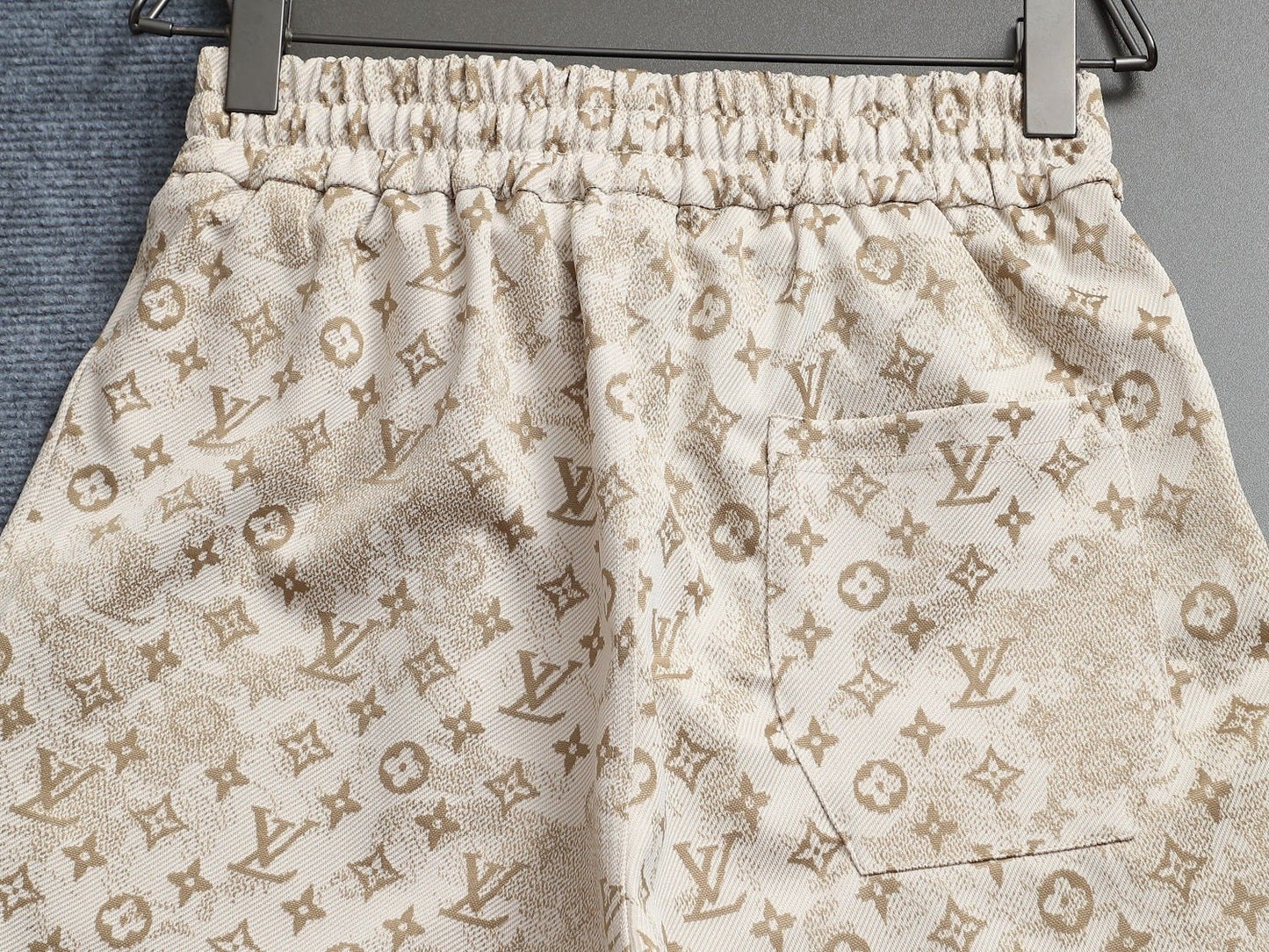 Corto Louis Vuitton