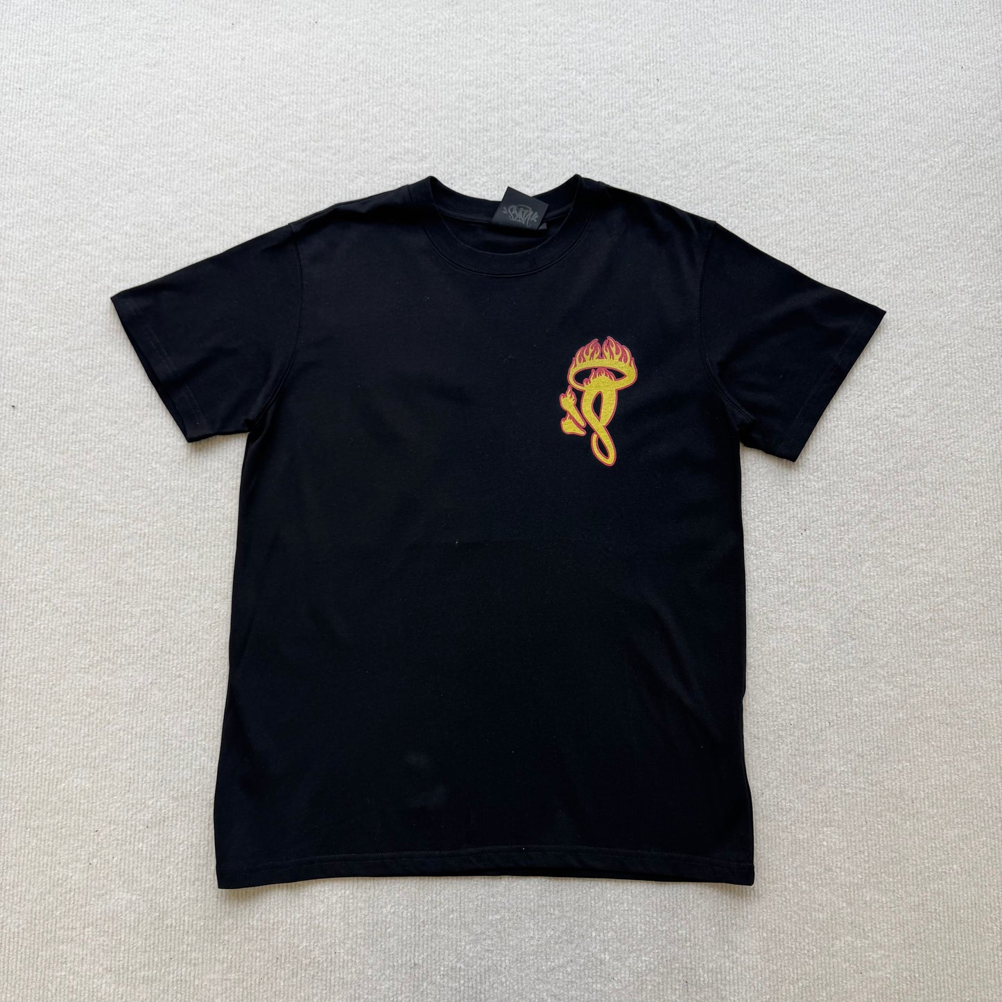Camiseta Syna World