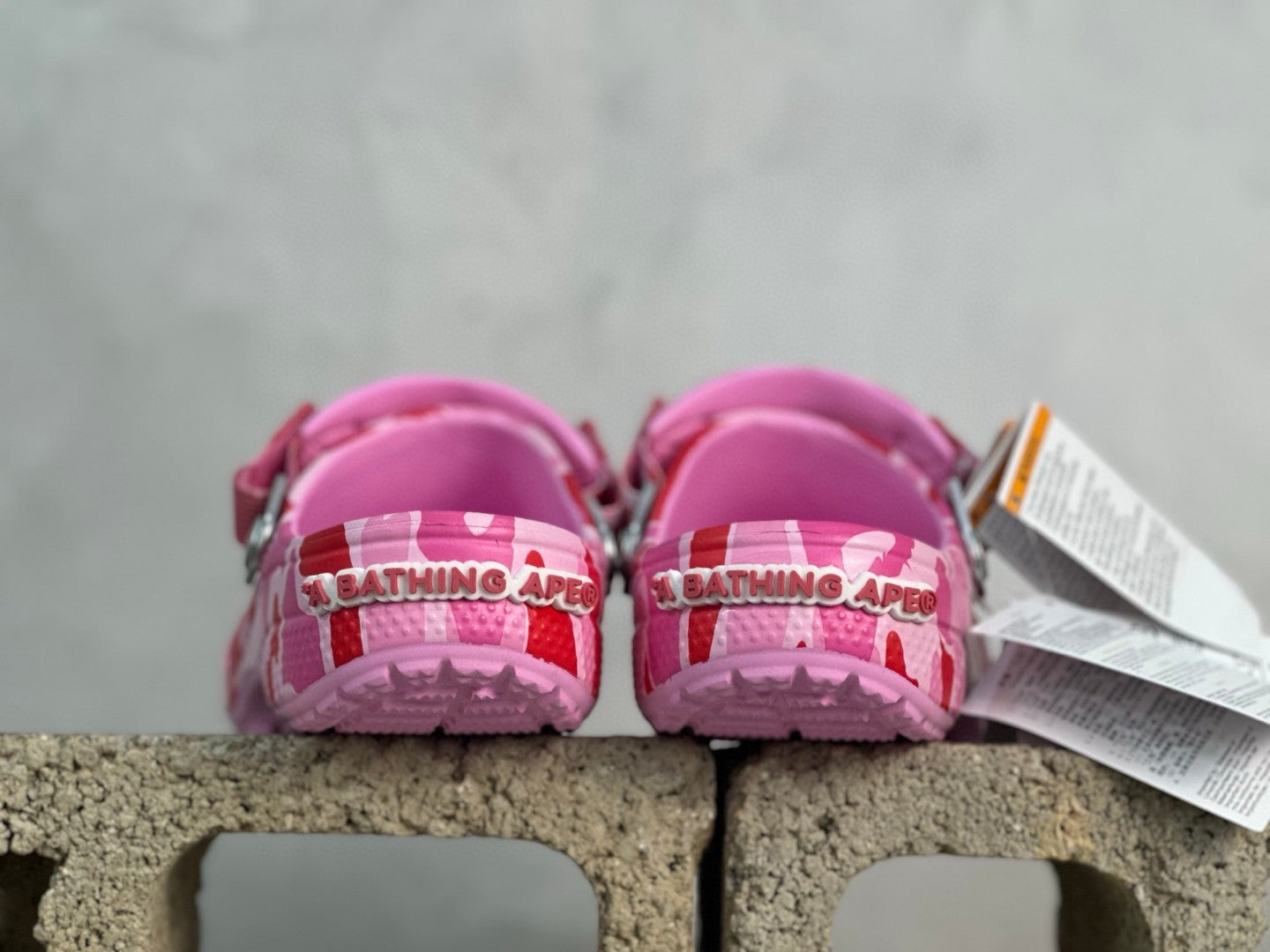 Crocs x BAPE Classic Clog Rosado