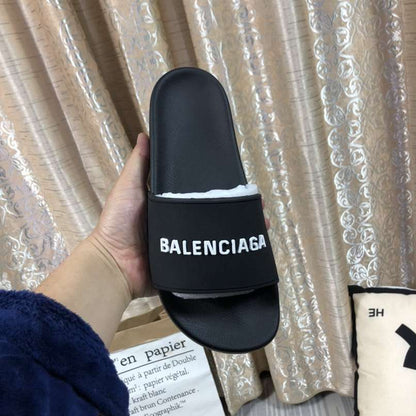 Chinelo Balenciaga