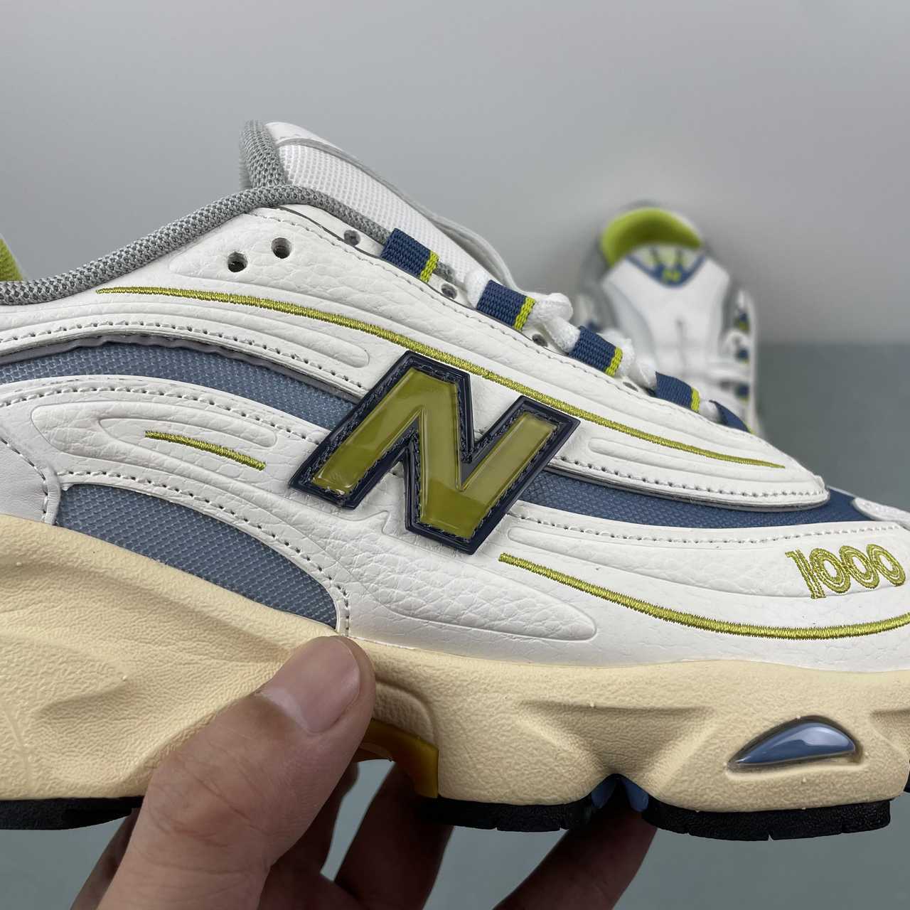 New Balance 1000