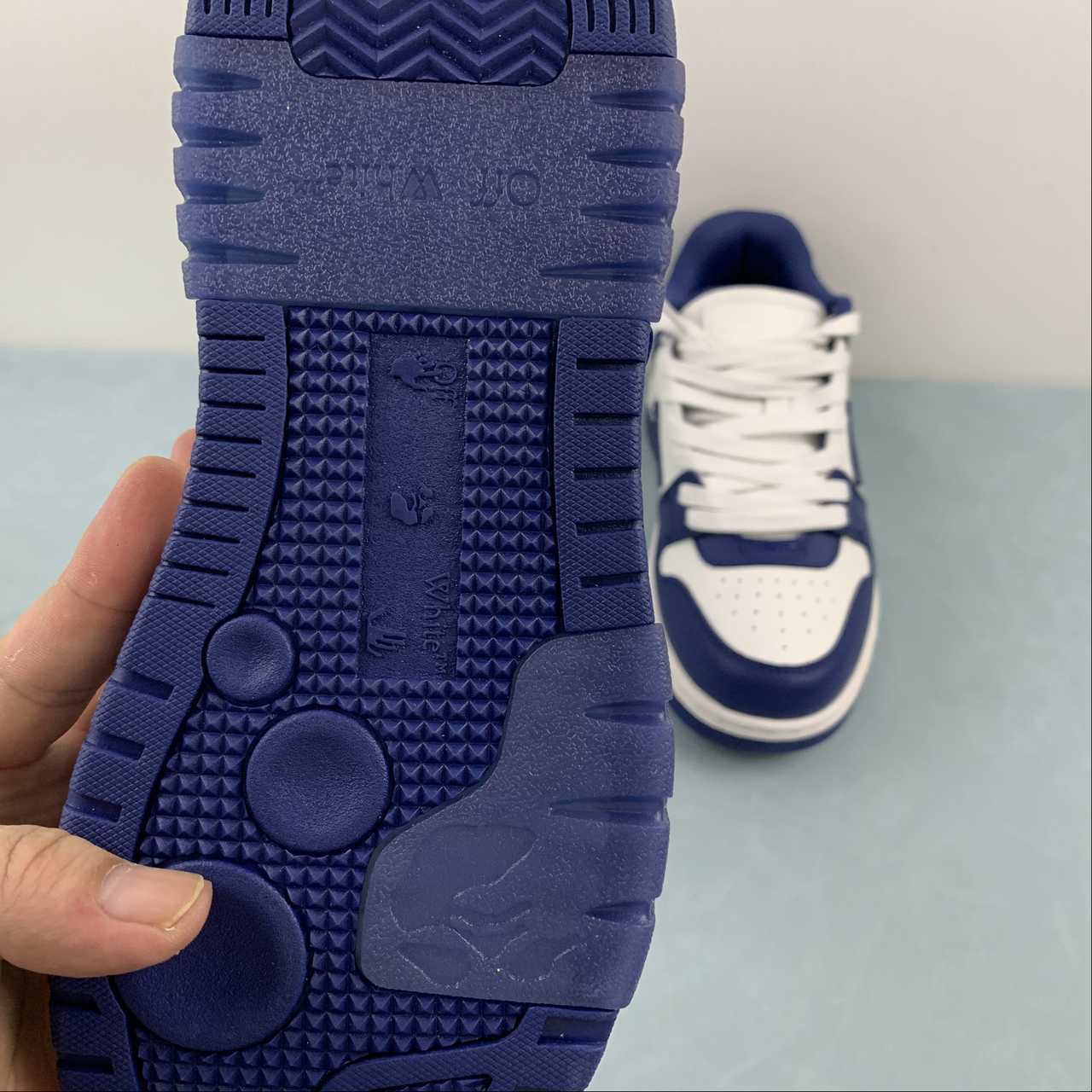 OFF-WHITE Out Of Office "000" Low