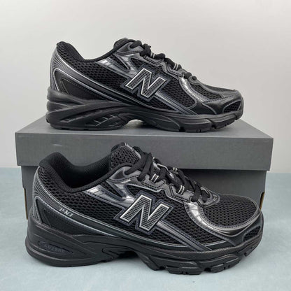 New Balance 740