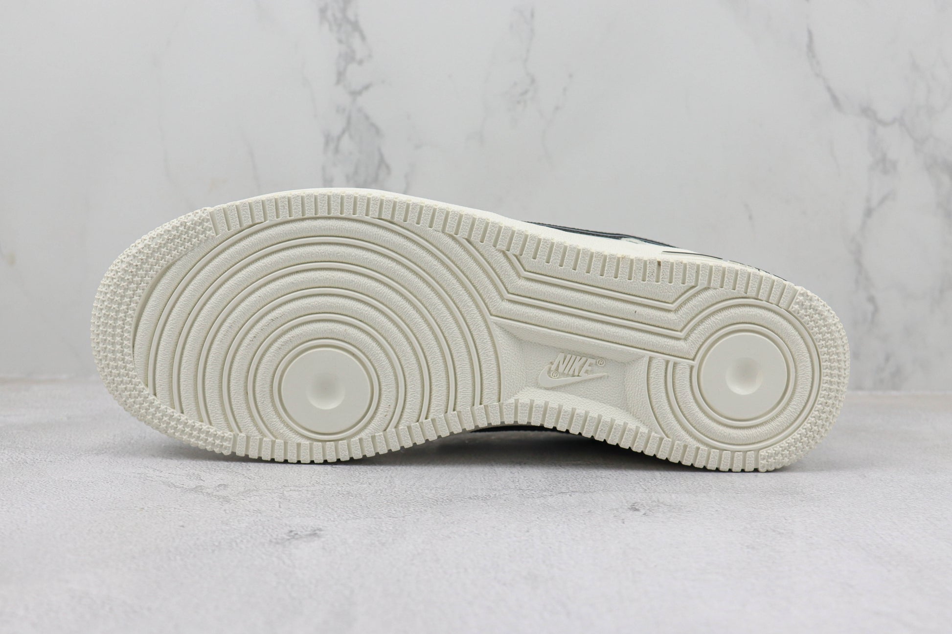 Louis Vuitton x Nike Air Force 1