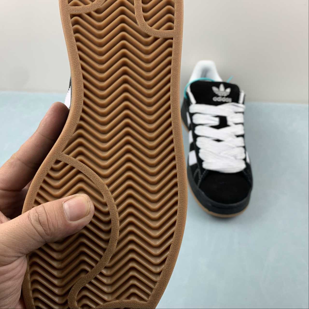 Adidas Campus 00s