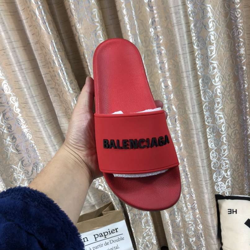 Chinelo Balenciaga