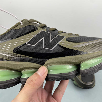 New Balance 2000