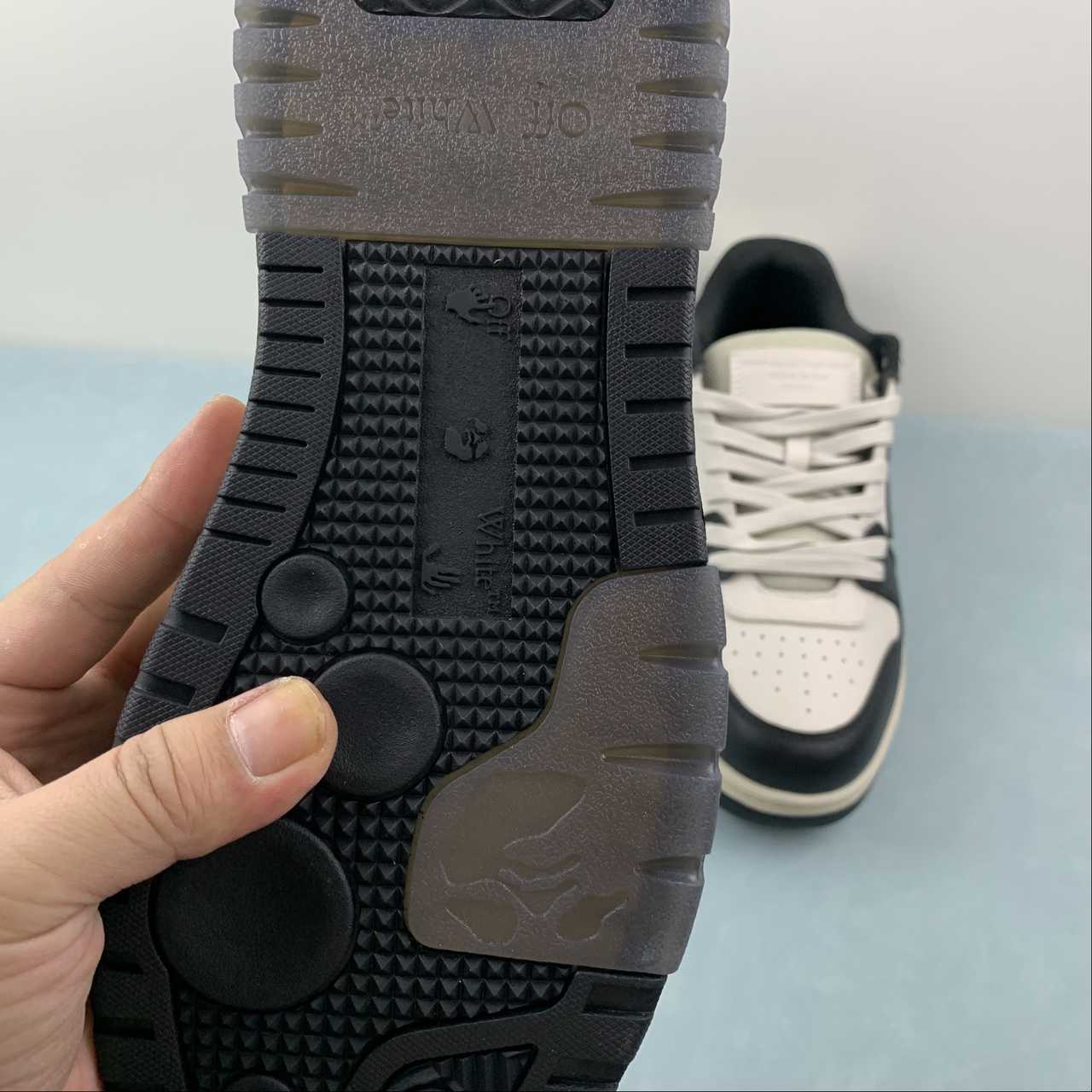 OFF-WHITE Out Of Office "000" Low