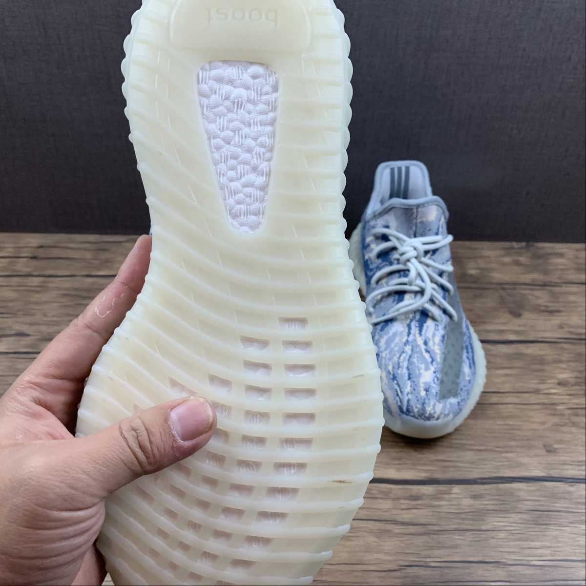 Adidas Yeezy Boost 350 V2