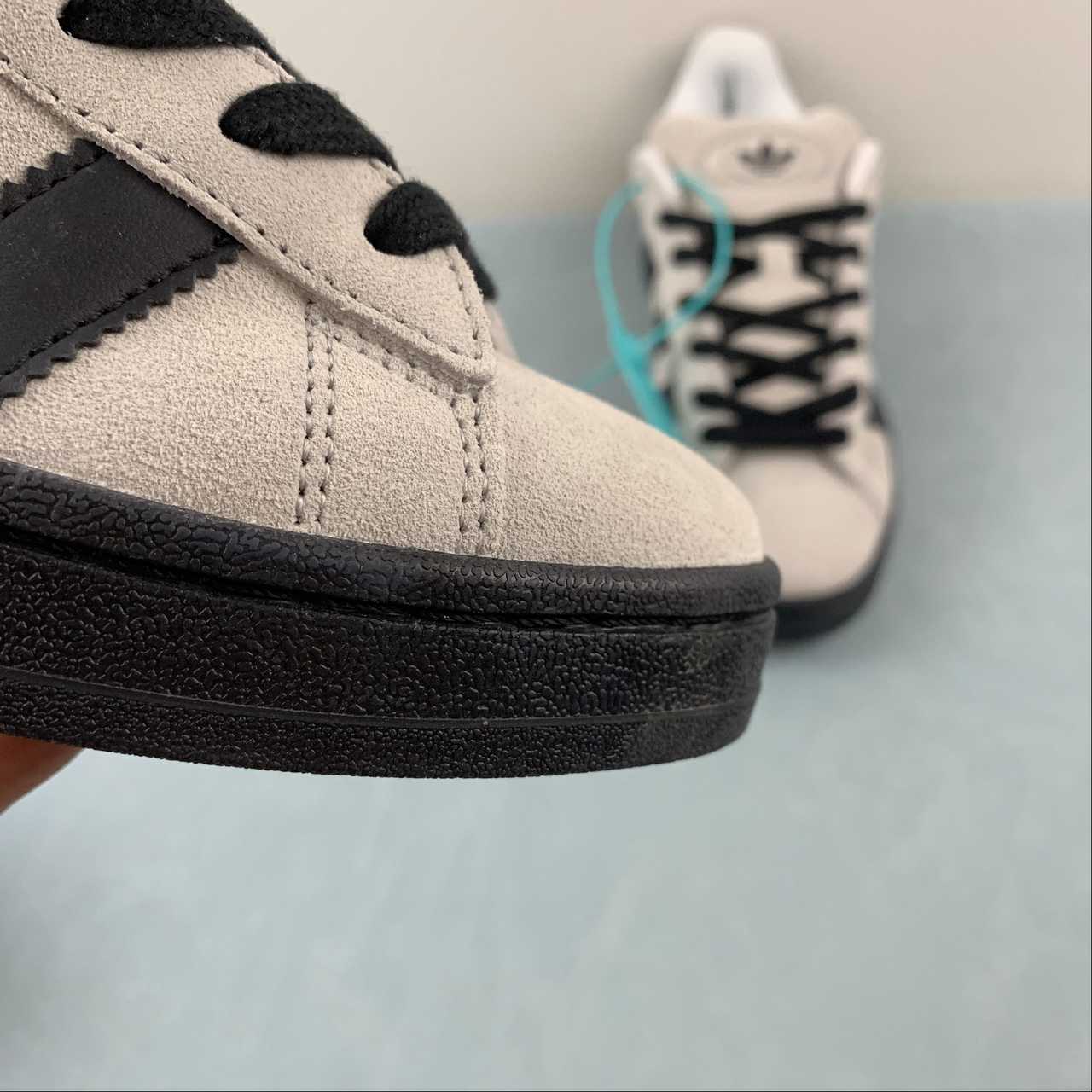 Adidas Campus 00s