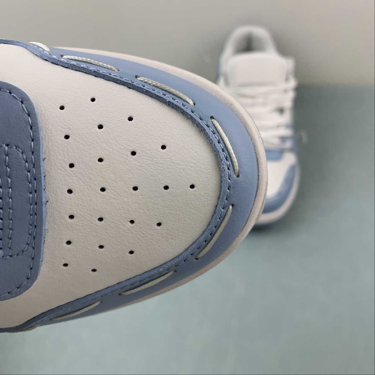 OFF-WHITE Out Of Office "000" Low