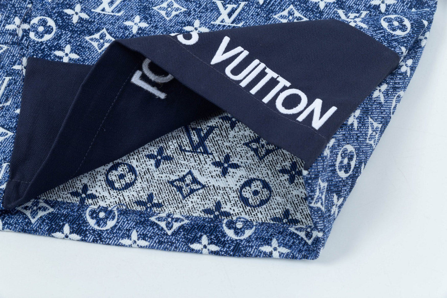 Corto Louis Vuitton