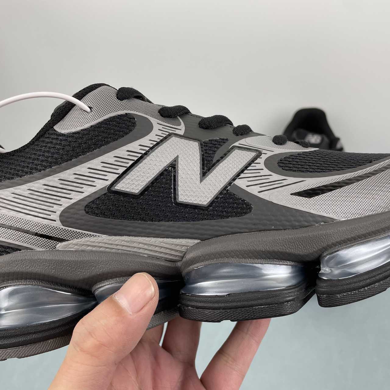 New Balance 2000