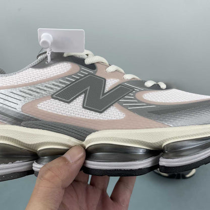 New Balance 2000