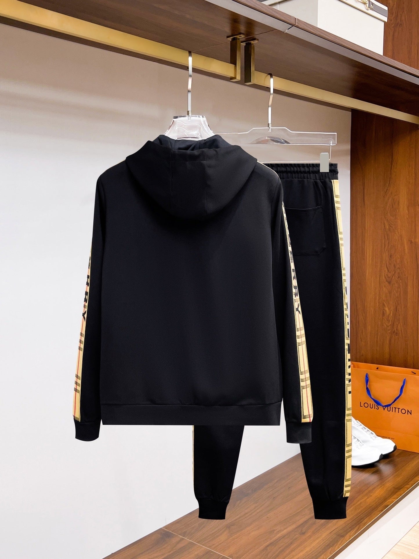 Conjunto Burberry 1.1