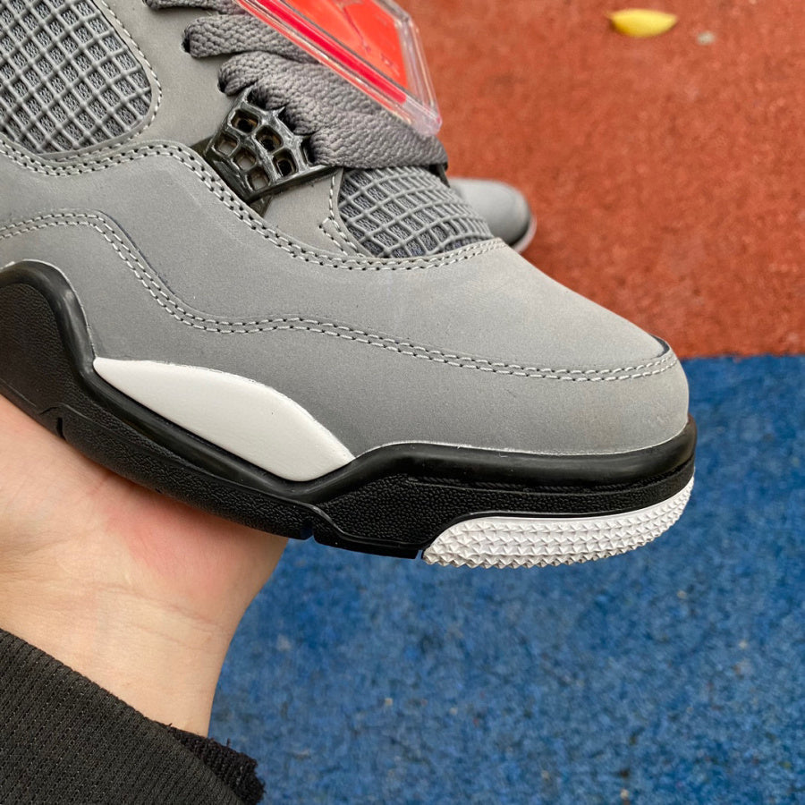Air Jordan 4