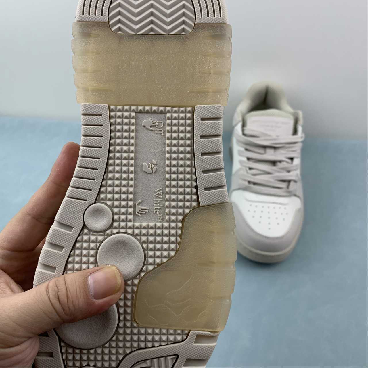 OFF-WHITE Out Of Office "000" Low