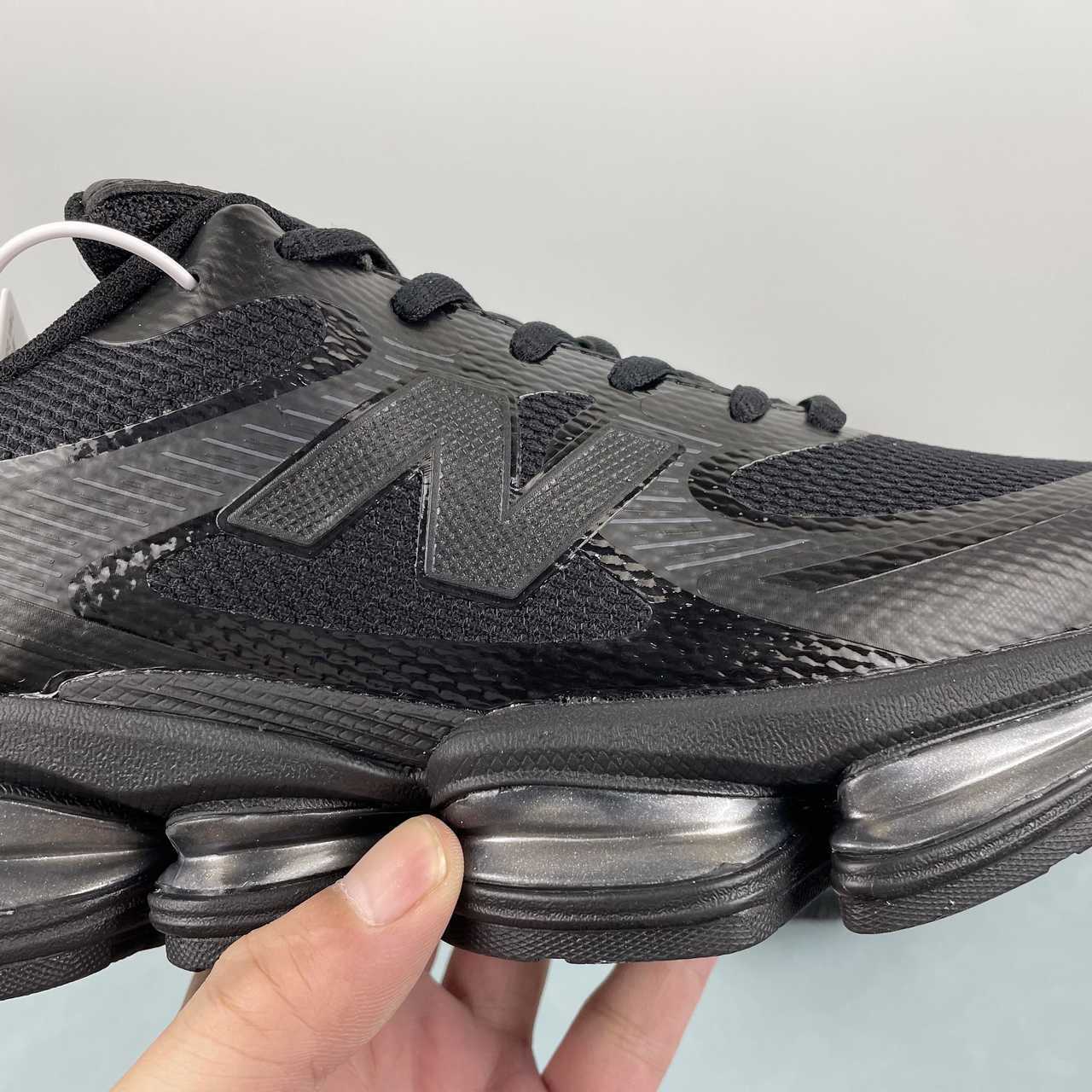 New Balance 2000