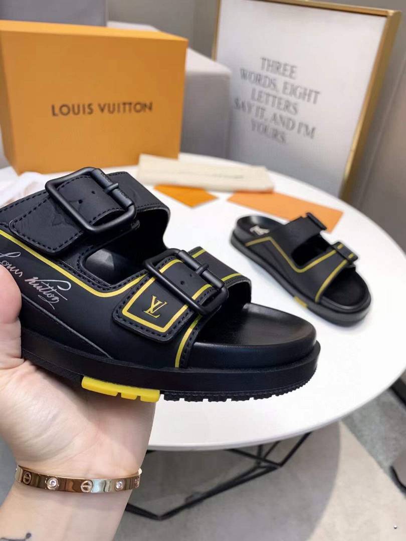 Chinelo Louis Vuitton